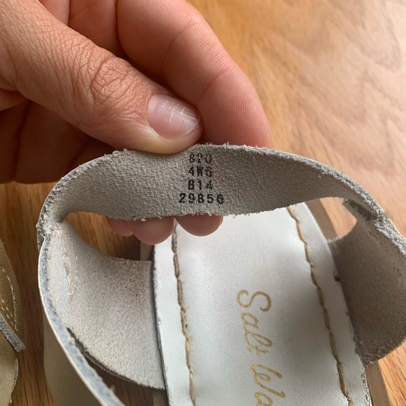 Gold Salt Water sandals by Hoy - Picture 4 of 4